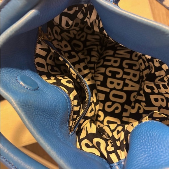 Marc by Marc Jacobs Cobalt Blue Pebbled Leather Shoulder Bag with Gold Plaque - Picture 3 of 3